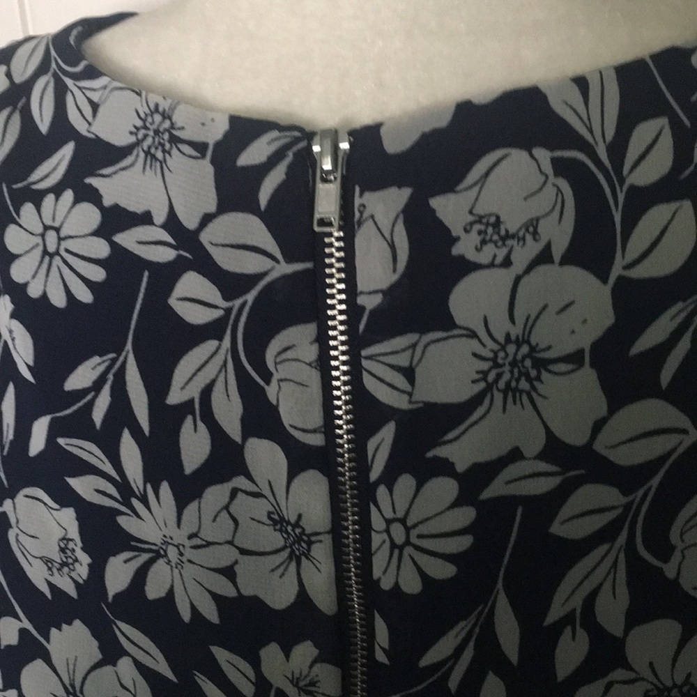 Stunning Gabby Skye floral maxi dress size 4 - Picture 8 of 16